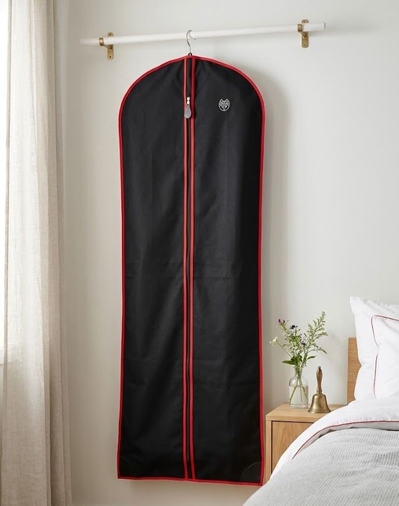 Bunadspose sort/rød i pustende bomull - Tar vare på bunaden din